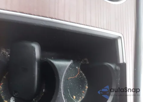 2021 Toyota Sienna Xle z USA, uszkodzony, nr VIN 5TDYRKEC1MS005816